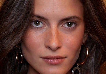 Me encantan los sueros reafirmantes porque eliminan el aspecto cansado de mi piel seca.